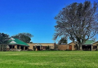 OppiePlaas B&B, Pub, Restaurant & Wedding Venue