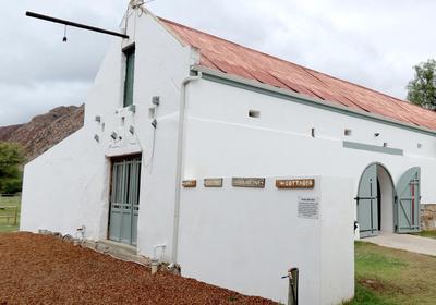 De Bos Backpackers& Camping