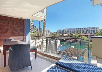 Waterfront Stays 102