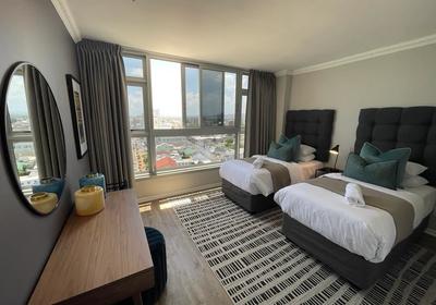 Ashley On Beach (1101)