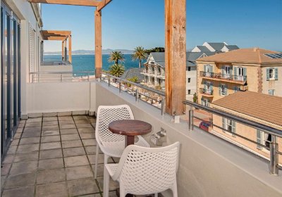 Harbour Square Hotel