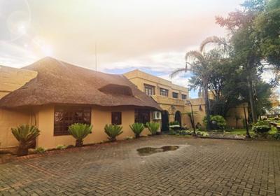 Camelot Boutique Hotel