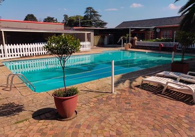 Sibahlenomhlambi Guest House