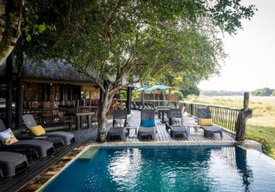 Umkumbe Safari Lodge Riverside
