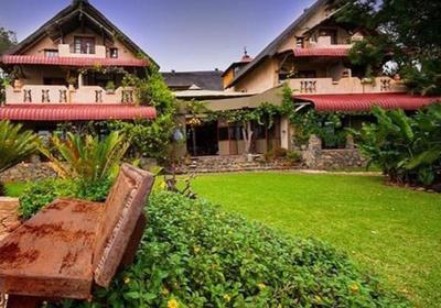 River House Guest Lodge