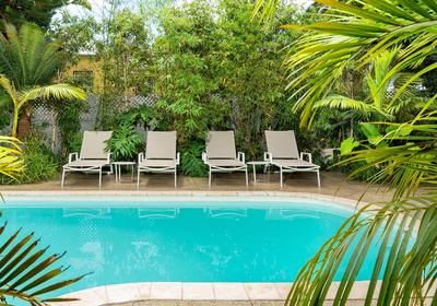 NEIGHBOURGOOD ROMNEY