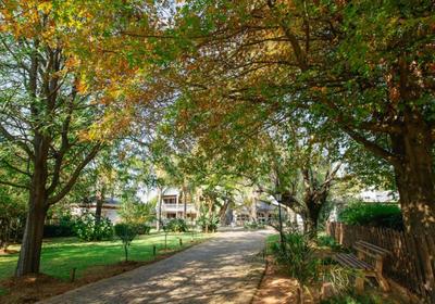 Golden  Candle Guest House