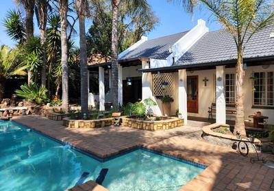 Six Valk Avenue Self Catering Guest House