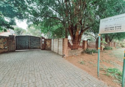 Four Seasons Guesthouse