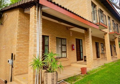 Hoyohoyo Chartwell Lodge