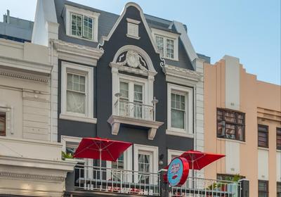 Daddy Long Legs Art Hotel