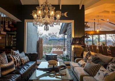 Safari Moon Luxury Bush Lodge