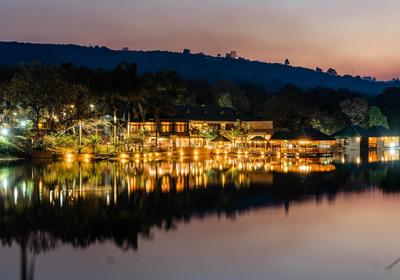 Bambuu Lakeside Lodge