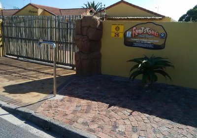Flintstones Guest House Cape Town