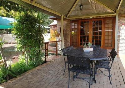 Aandbloem Guest House