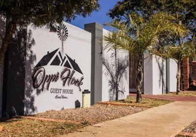 Oppi Hoek Guesthouse