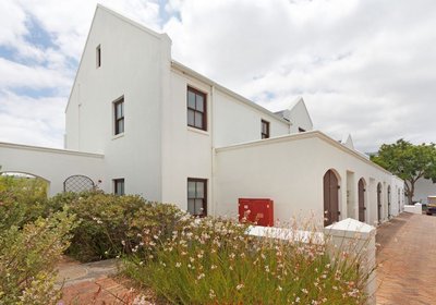 Winelands Golf Lodges 9 by HostAgent