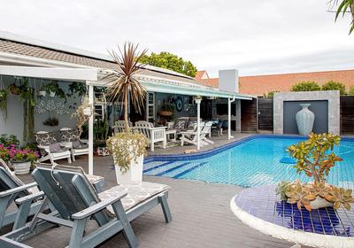 Abalone Guest House Summerstrand