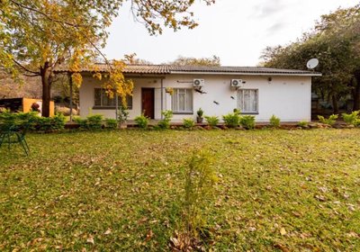 Woodroad Guest Lodge