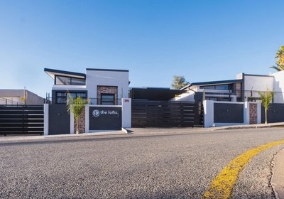 The Lofts Prestige Suites, Academia