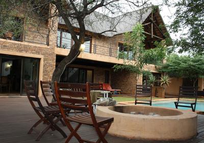 Kierieklapper River House