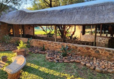 Rocking Giraffe Bush Lodge