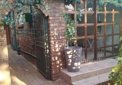 8 Soenie Avenue Self-Catering