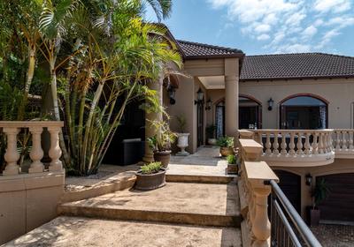 Salt Rock - Beach Holiday Home