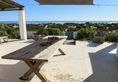 Skuurtjies – Beach Front Holiday