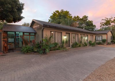 Inyathi Guest Lodge & Self-Catering