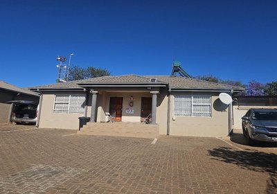 Naledi Lodge and Guesthouse