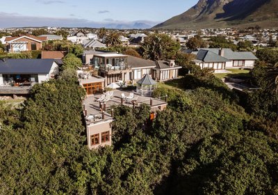 Kennedy's Beach Villa