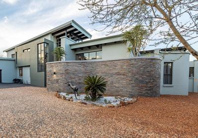 Ingwenkala Luxury Safari Lodge