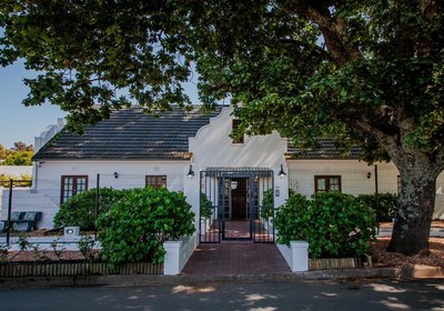 Aan de Oever Guesthouse