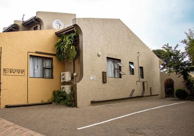 Woodpecker's Inn Guesthouse