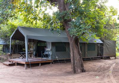 RETURN Africa - Nkula Walking Camp