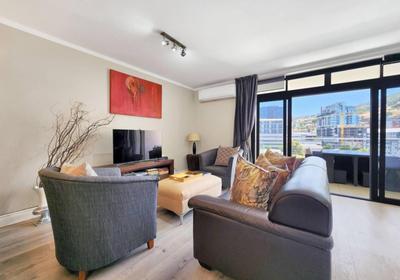 907 Quayside Apartment