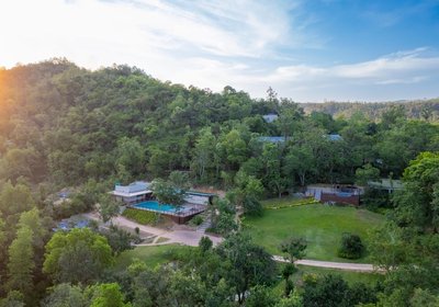 Bush Baby Valley Lodge