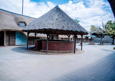 Bostons Lodge & Restaurant