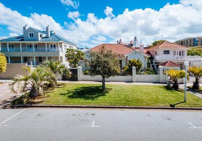 First Avenue Guesthouse