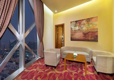 Season Suite Living Room