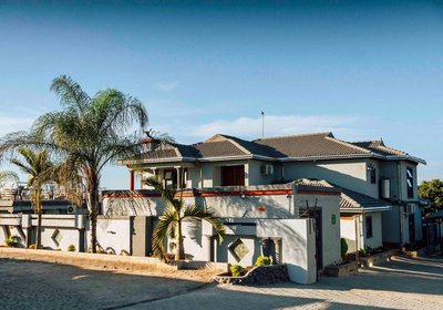 Rib's Boutique Hotel