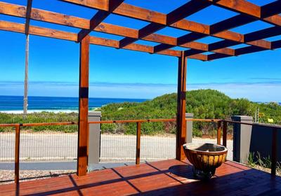 Oppi See Beach House