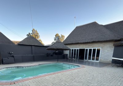 WhyNot Restaurant & Guest Lodge