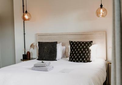 Lighthouse Guesthouse & Cafe