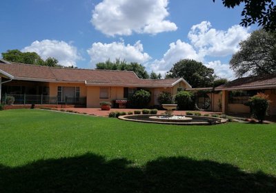 Royal Highness Lux Guesthouse