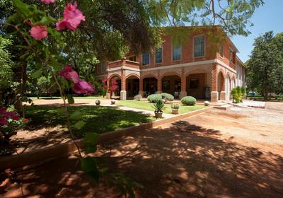 Tsumeb Theater Guesthouse