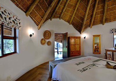 Warthogs Bush Lodge