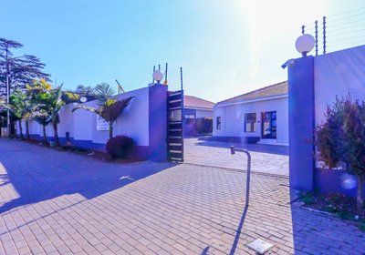 SkyLight Guest Lodge