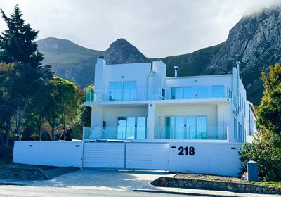 Peach On Beach Boutique Apartments